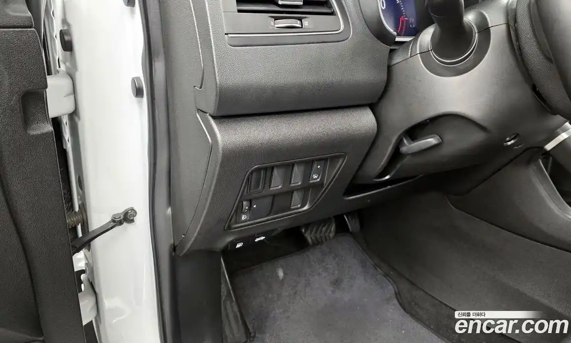 Renault QM6 2023 2.0 Автомат в Москве № 395850, фото 17