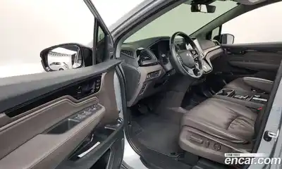 Honda Odyssey 2018 3.5 Автомат в Москве № 402522, миниатюра 10