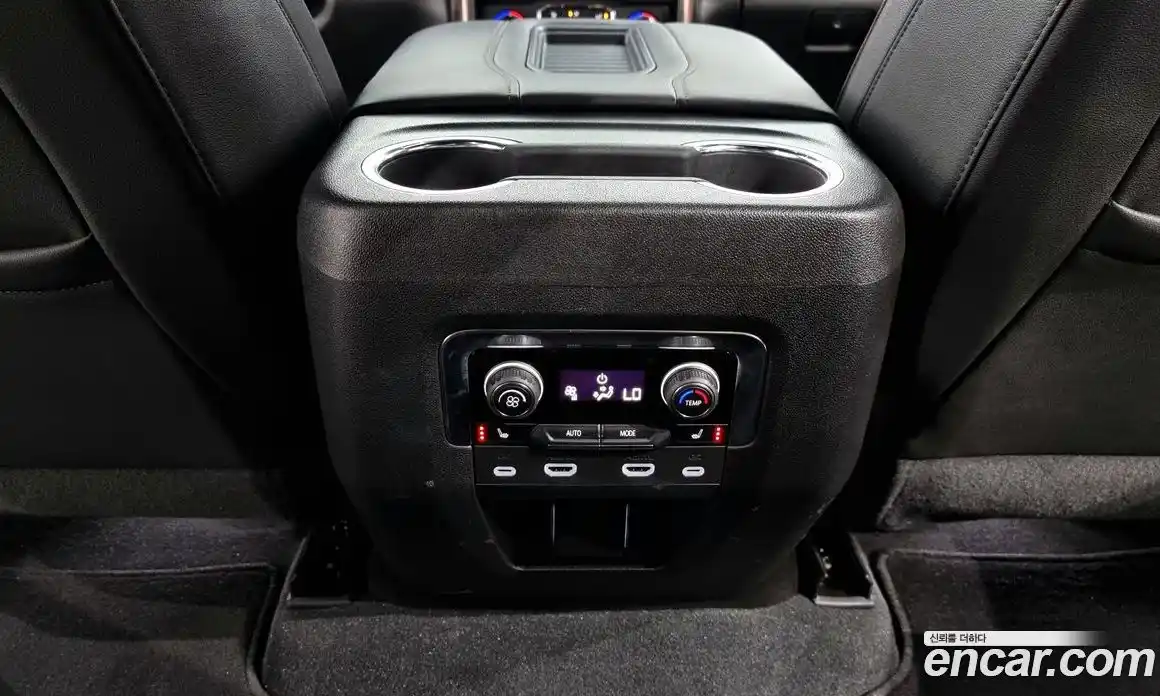 Chevrolet Tahoe 2023 6.2 Автомат в Москве № 40443, фото 18