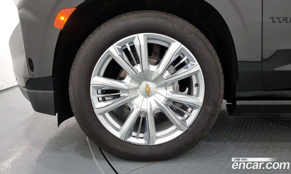 Chevrolet Tahoe 2023 6.2 Автомат в Москве № 40443, фото 5