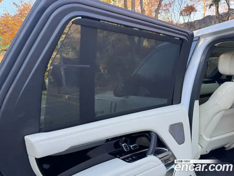 Land Rover Range-Rover 2024 4.4 Автомат в Москве № 416464, фото 16