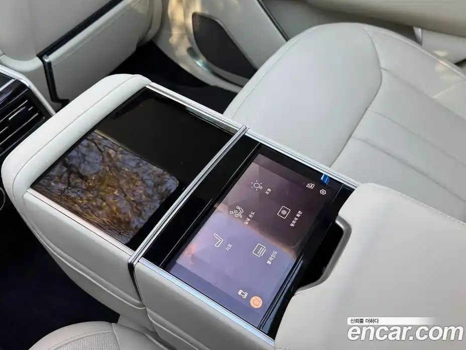 Land Rover Range-Rover 2024 4.4 Автомат в Москве № 416464, фото 18