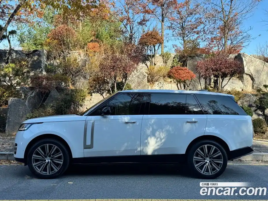 Land Rover Range-Rover 2024 4.4 Автомат в Москве № 416464, фото 20