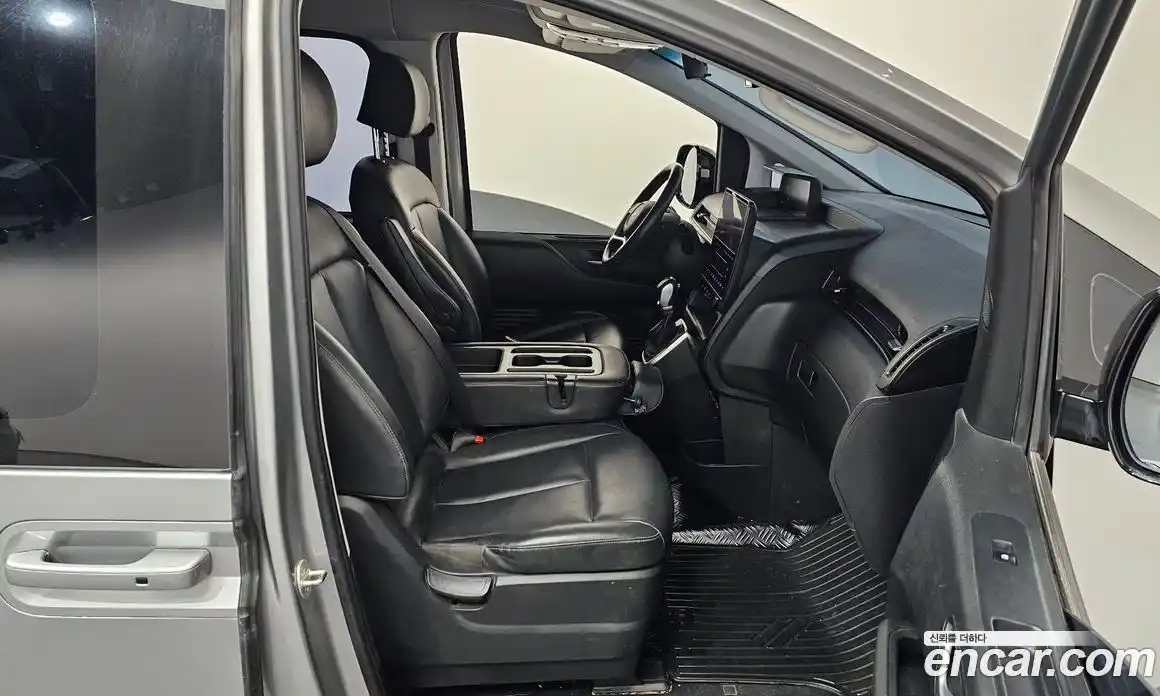 Hyundai Staria 2023 2.2 Автомат в Москве № 44114, фото 16
