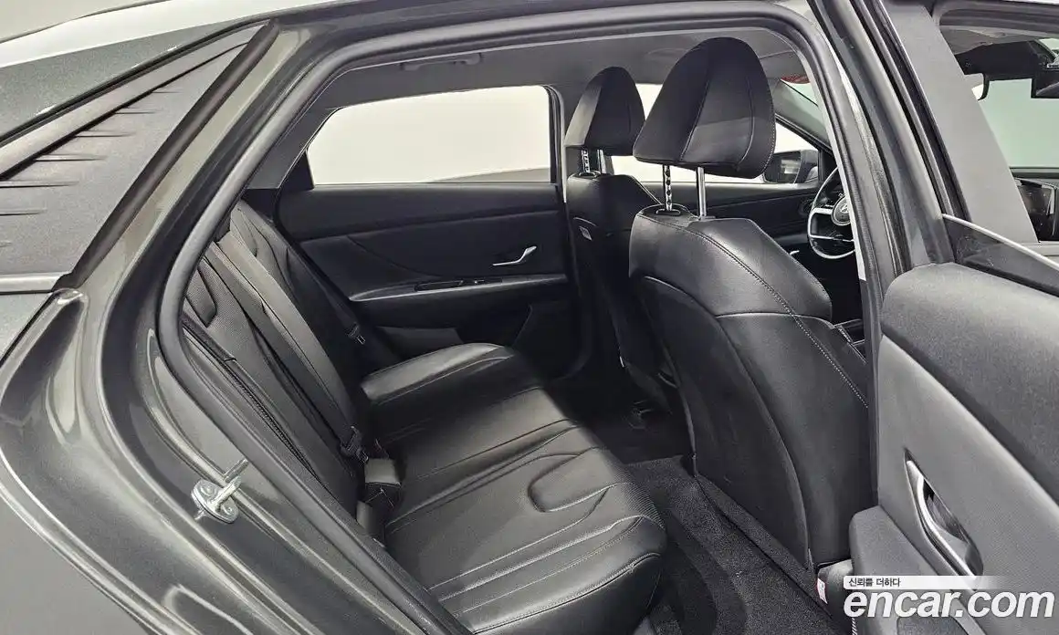 Hyundai Avante 2021 1.6 Автомат в Москве № 46289, фото 4