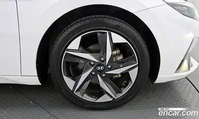 Hyundai Avante 2023 1.6 Автомат в Москве № 47376, миниатюра 5