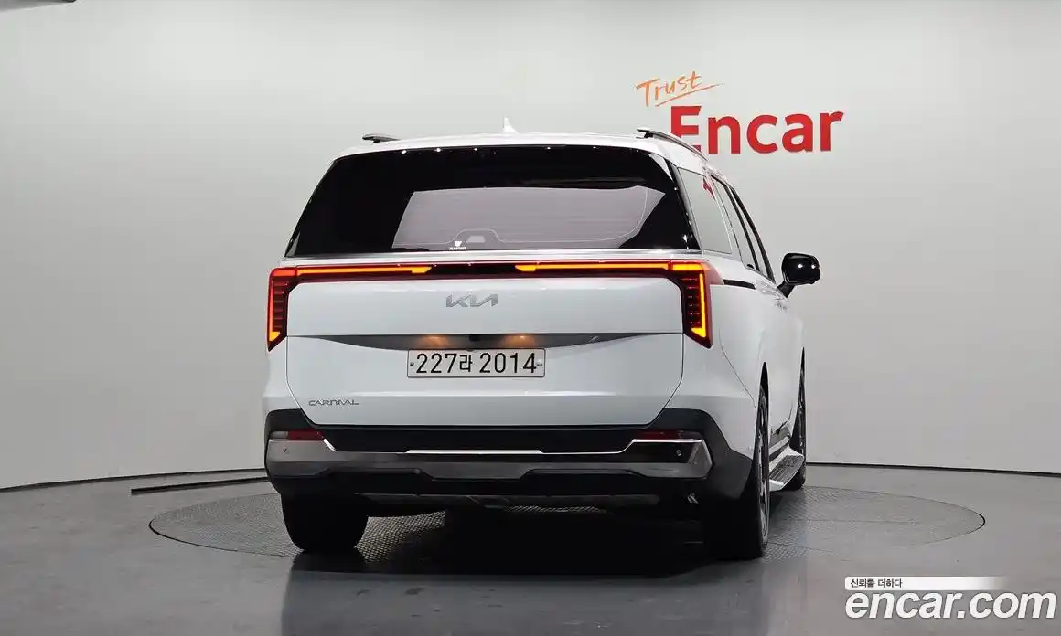 Kia Canival 2024 2.2 Автомат в Москве № 56207, фото 18