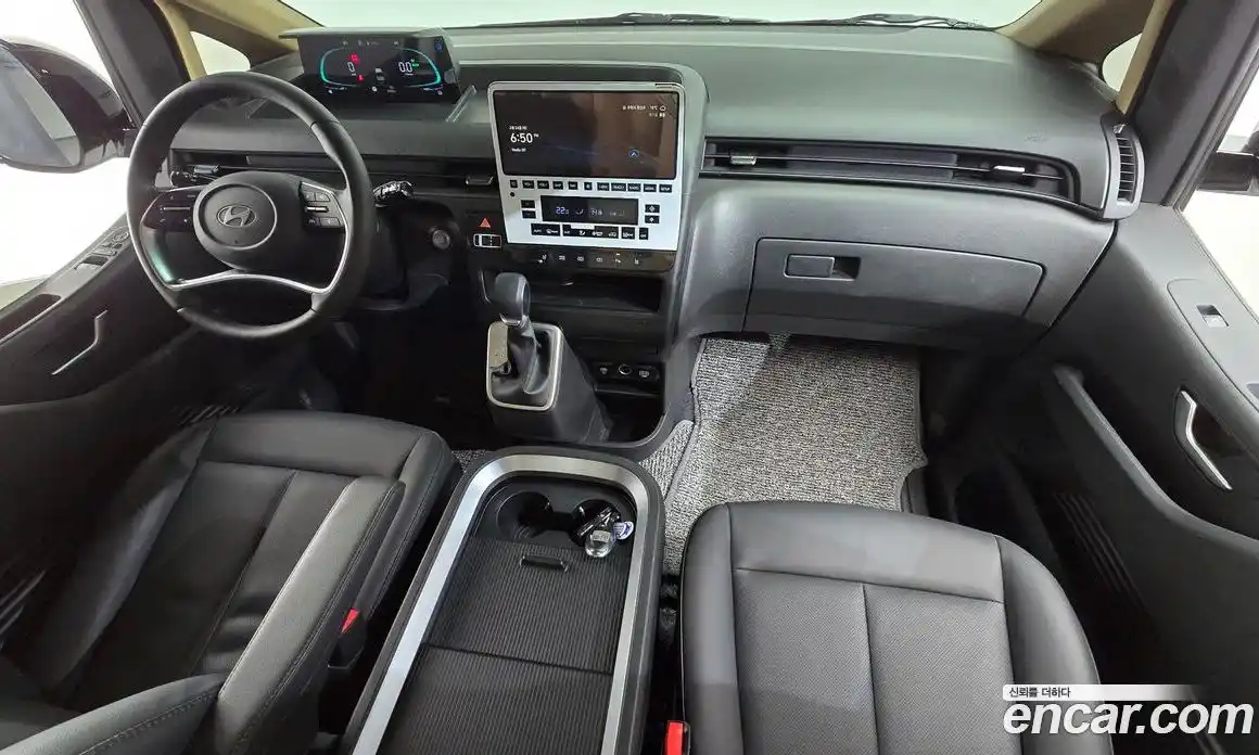 Hyundai Staria 2025 1.6 Автомат в Москве № 86779, фото 5