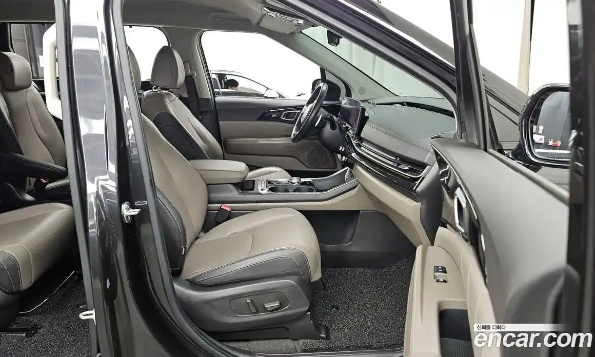 Kia Canival 2024 3.5 Автомат в Москве № 120609, фото 4