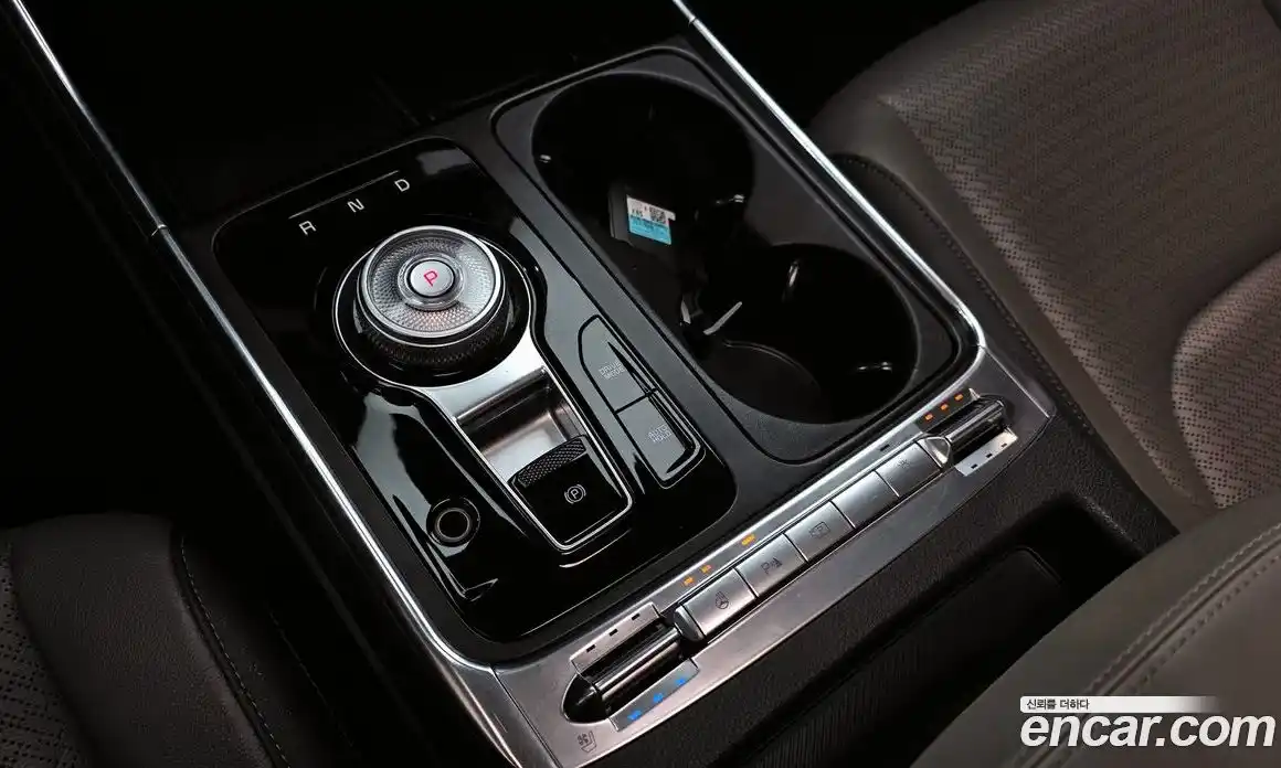 Kia Canival 2024 1.6 Автомат в Москве № 123984, фото 16