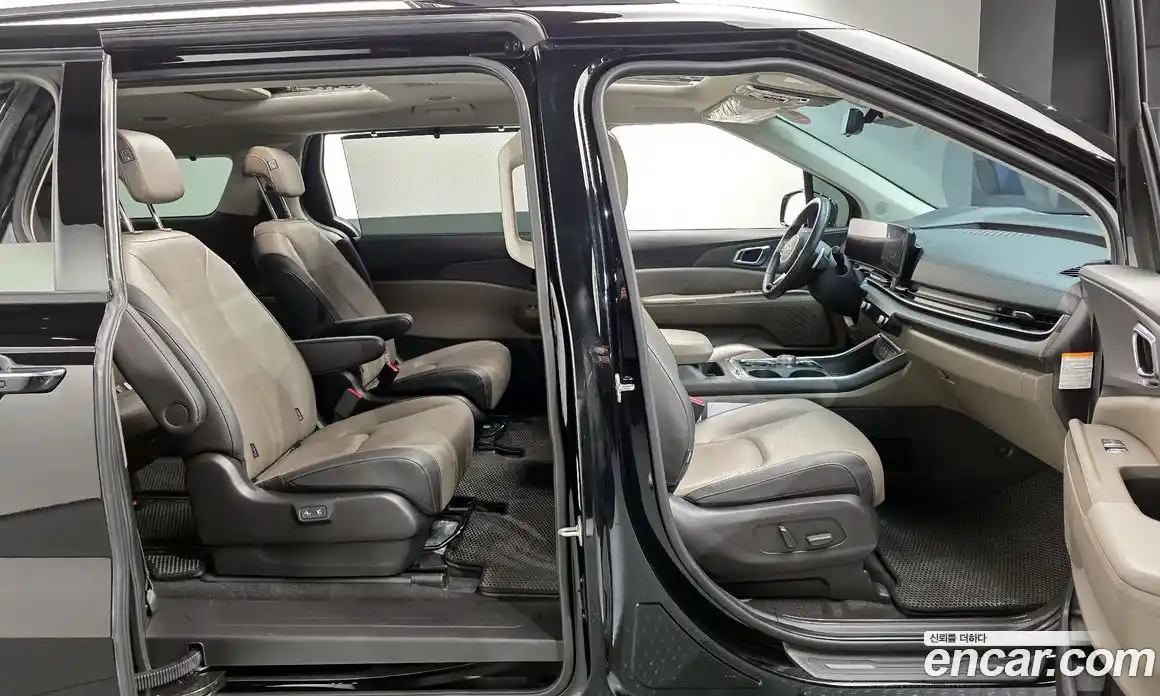 Kia Canival 2024 1.6 Автомат в Москве № 123984, фото 3