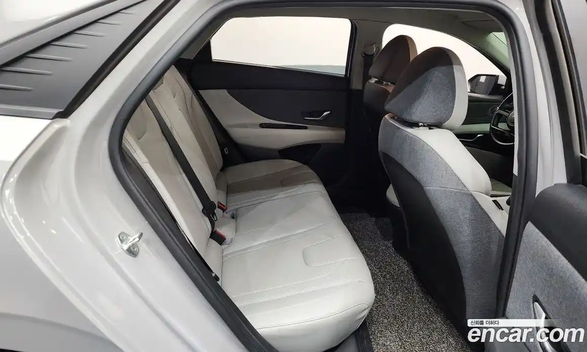 Hyundai Avante 2021 1.6 Автомат в Москве № 126949, фото 11