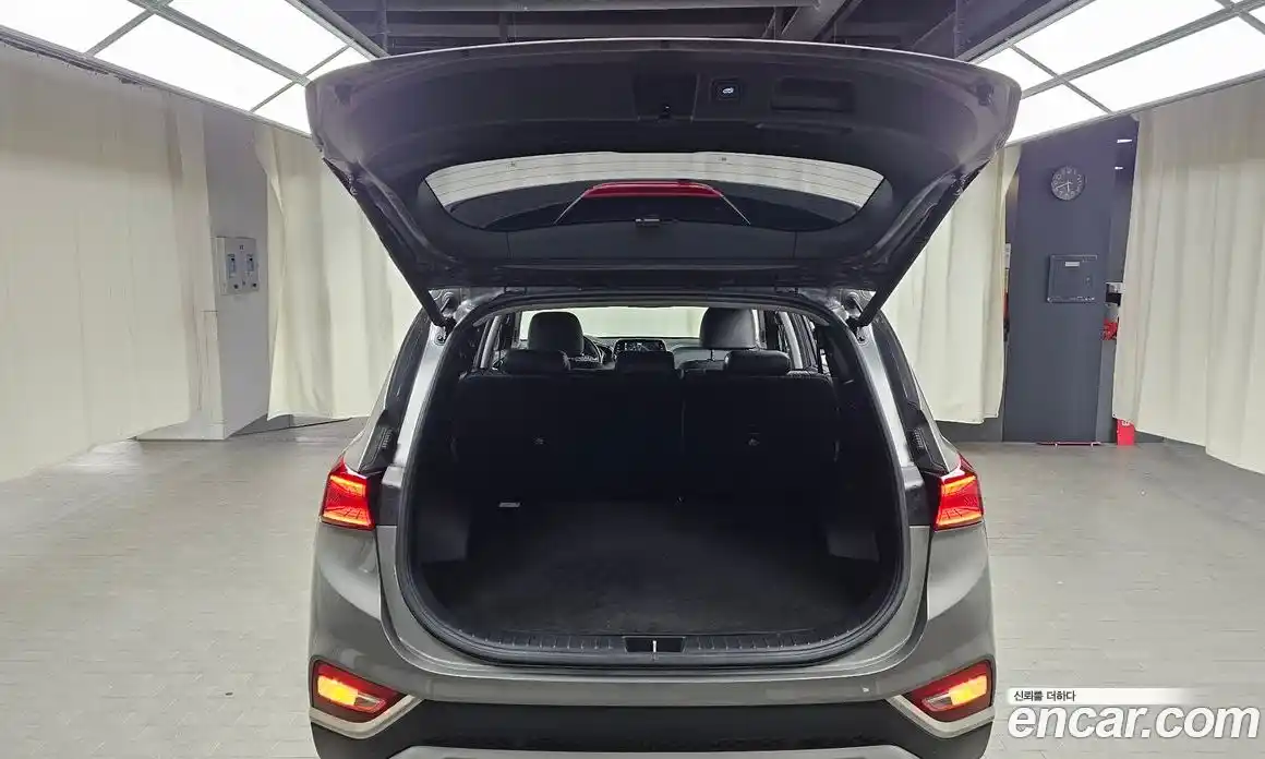 Hyundai Santa Fe 2019 2.0 Автомат в Москве № 130171, фото 14