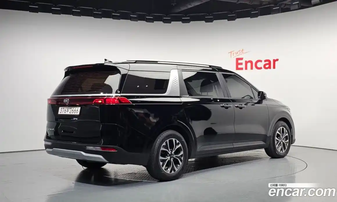 Kia Canival 2021 2.2 Автомат в Москве № 131482, фото 14