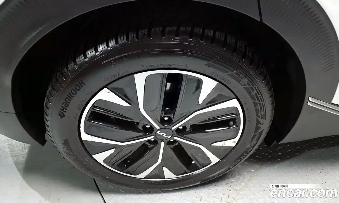 Kia EV6 2023 0.1 Автомат в Москве № 132259, фото 20