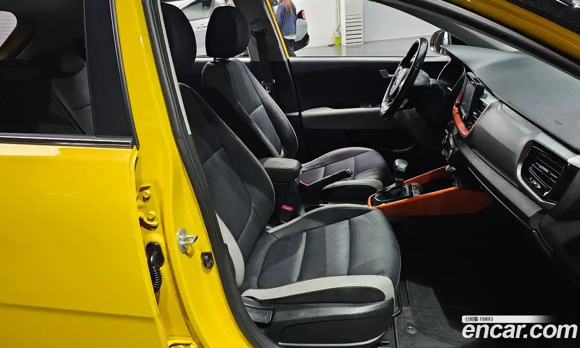 Kia Stonic 2018 1.4 Автомат в Москве № 132571, фото 19