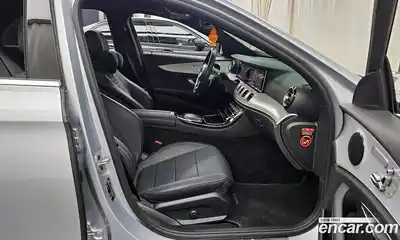 Mercedes-Benz E-Class 2021 2.0 Автомат в Москве № 142056, миниатюра 3