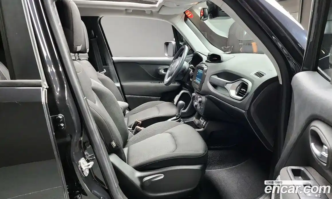 Jeep Renegade 2021 2.4 Автомат в Москве № 147642, фото 15