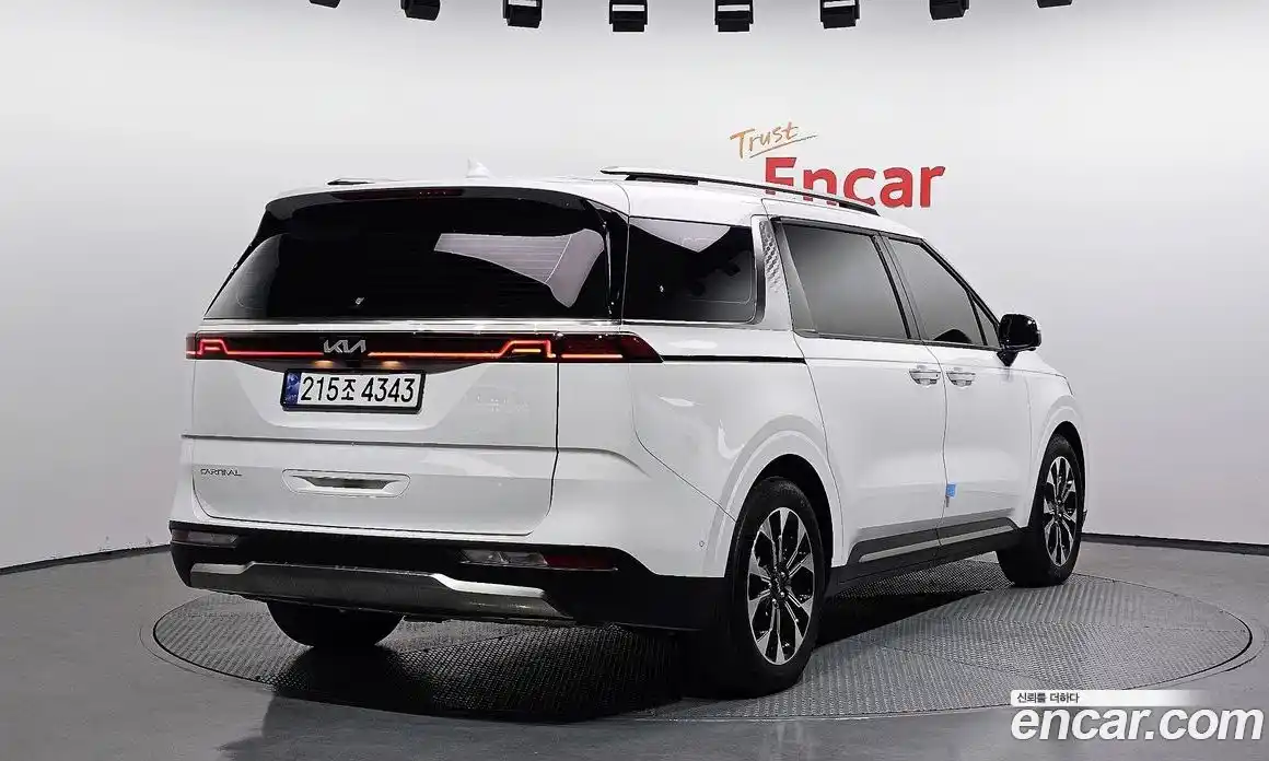 Kia Canival 2023 2.2 Автомат в Москве № 15242, фото 8