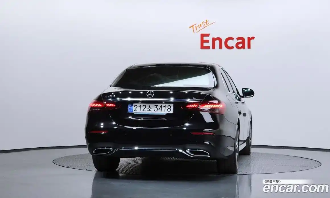 Mercedes-Benz E-Class 2023 2.0 Автомат в Москве № 160544, фото 3