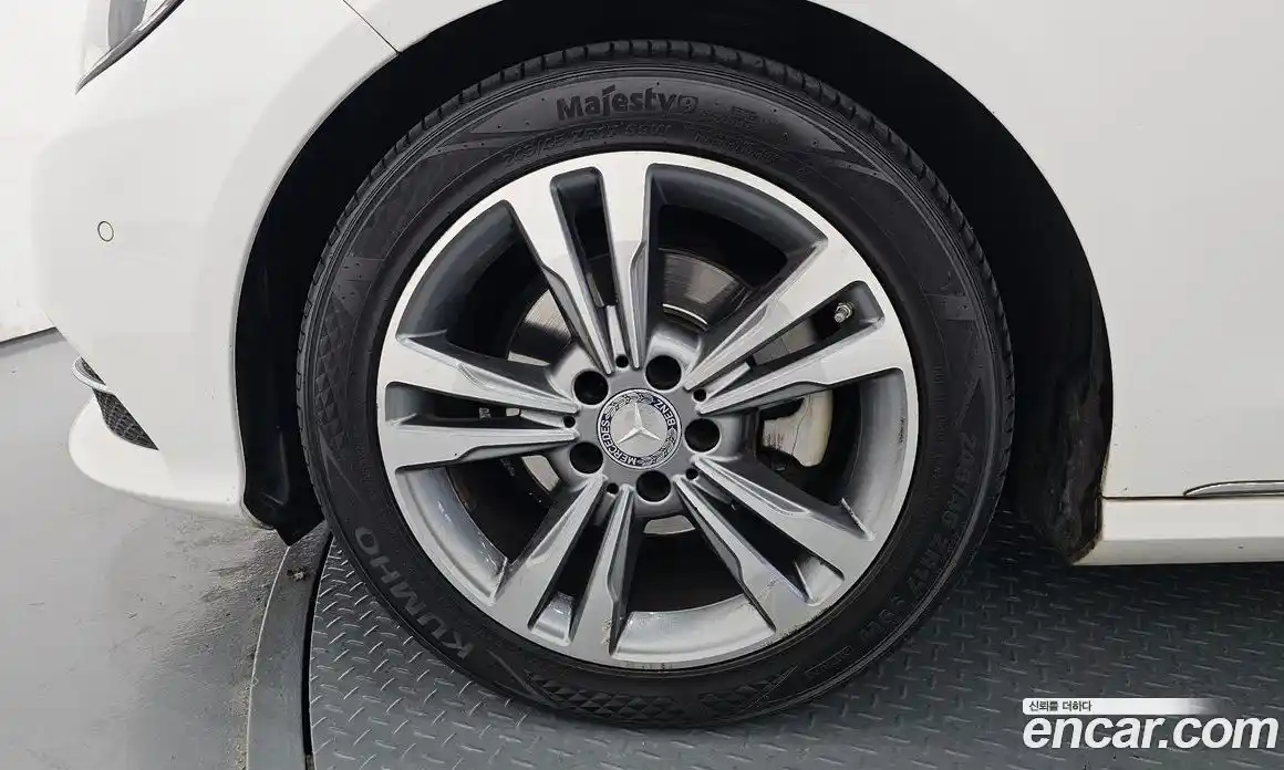 Mercedes-Benz E-Class 2016 2.0 Автомат в Москве № 160719, фото 3