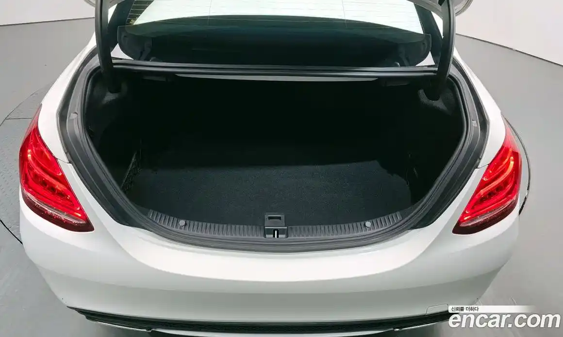 Mercedes-Benz C-Class 2017 2.0 Автомат в Москве № 161092, фото 18