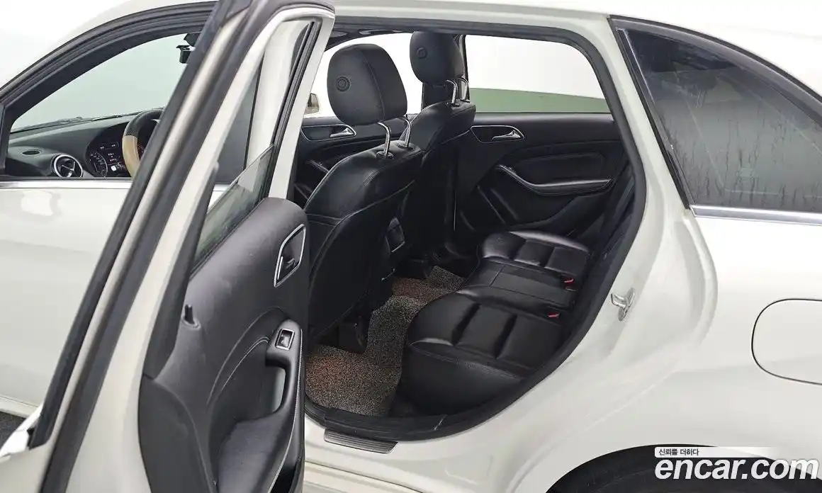 Mercedes-Benz B-Class 2013 1.8 Автомат в Москве № 161508, фото 13