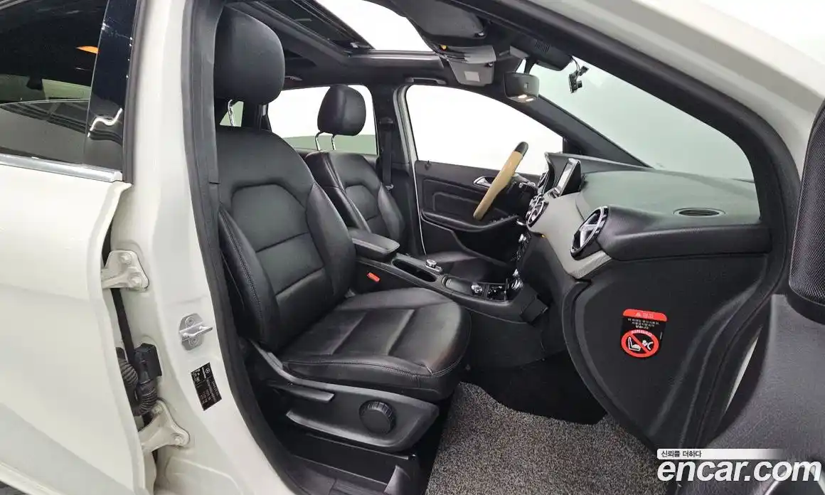 Mercedes-Benz B-Class 2013 1.8 Автомат в Москве № 161508, фото 16