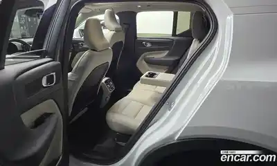 Volvo XC40 2024 2.0 Автомат в Москве № 164184, миниатюра 2