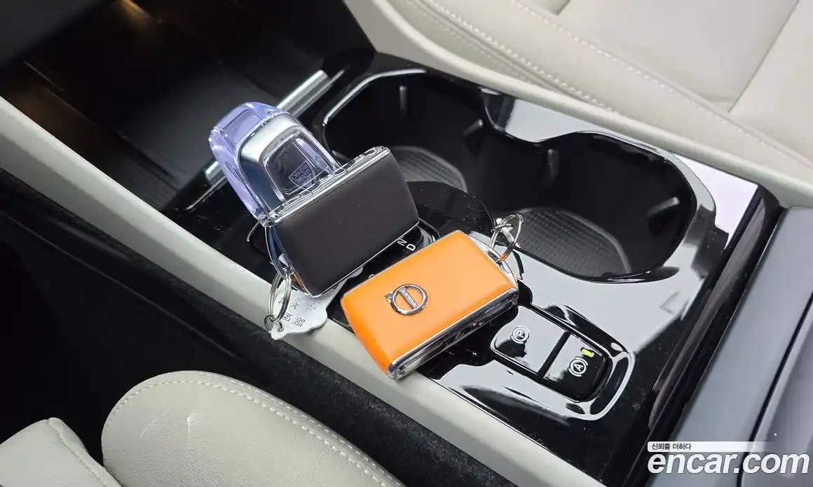 Volvo XC40 2024 2.0 Автомат в Москве № 164184, фото 8