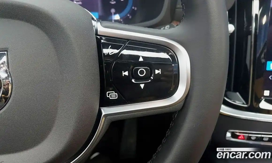 Volvo V60 2024 2.0 Автомат в Москве № 164754, фото 12