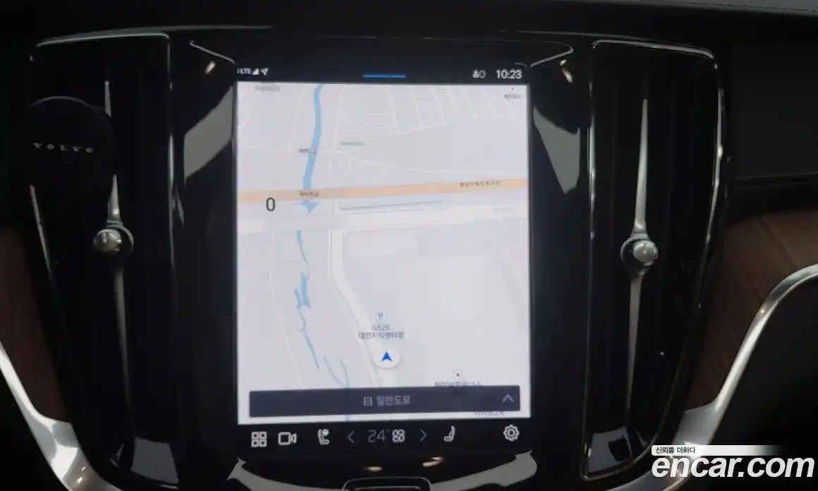 Volvo V60 2024 2.0 Автомат в Москве № 164754, фото 13