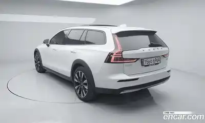 Volvo V60 2024 2.0 Автомат в Москве № 164754, миниатюра 4