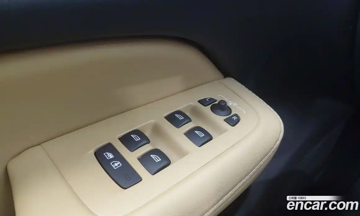 Volvo V60 2024 2.0 Автомат в Москве № 164754, фото 8