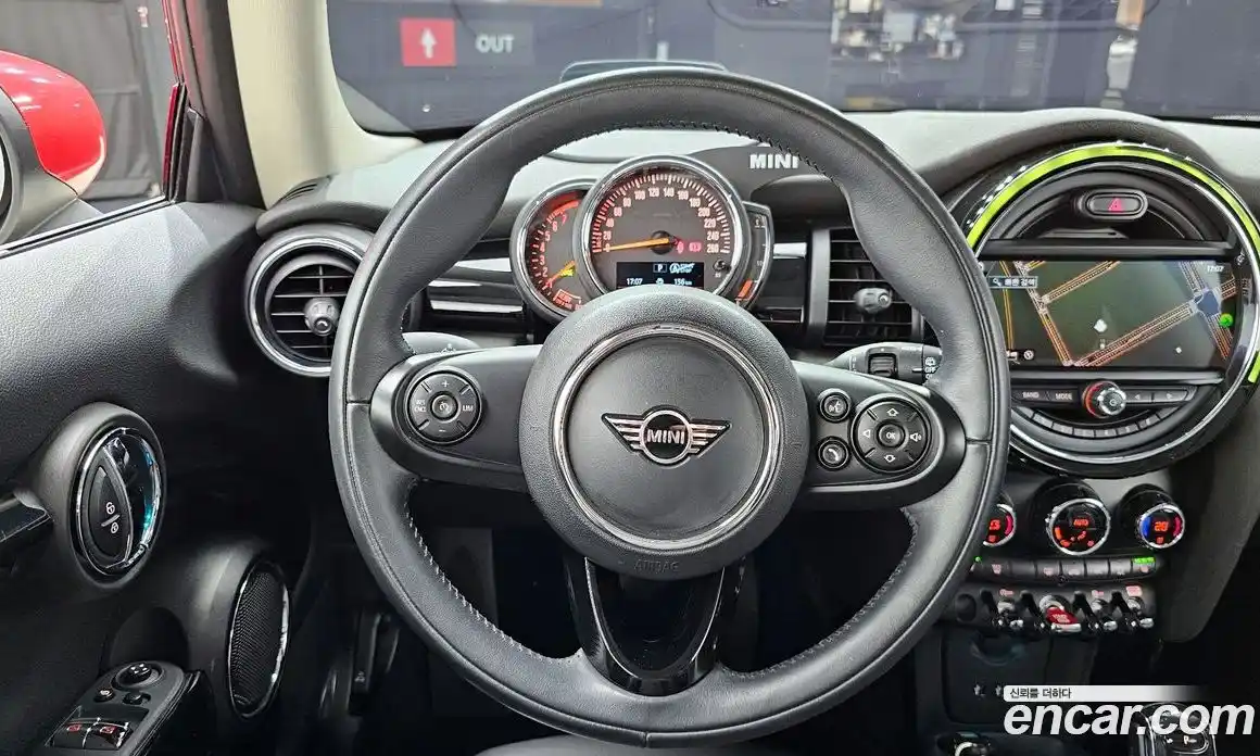 Mini Cooper 2020 1.5 Автомат в Москве № 166655, фото 12