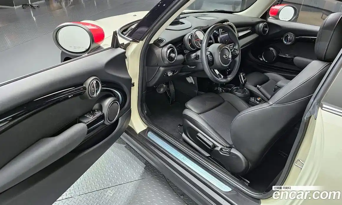 Mini Cooper 2020 1.5 Автомат в Москве № 166655, фото 15