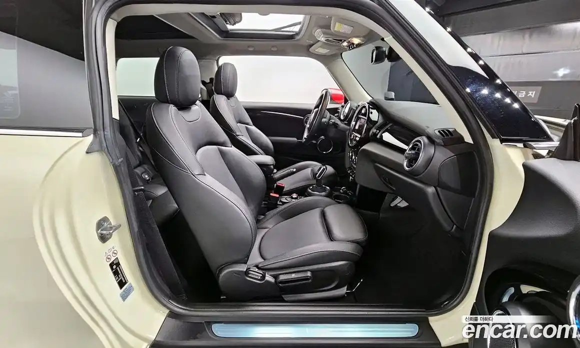 Mini Cooper 2020 1.5 Автомат в Москве № 166655, фото 17