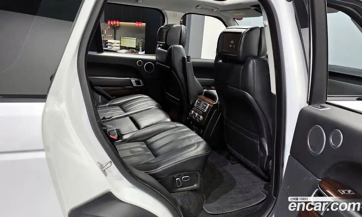 Land Rover Range-Rover 2014 4.4 Автомат в Москве № 166720, фото 15