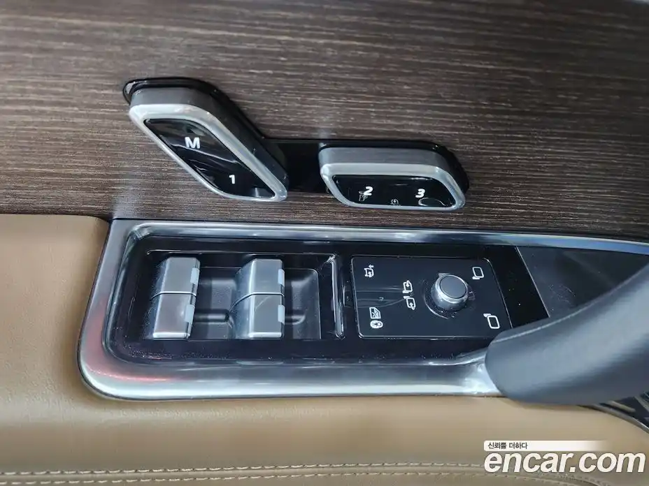 Land Rover Range-Rover 2023 4.4 Автомат в Москве № 166828, фото 13