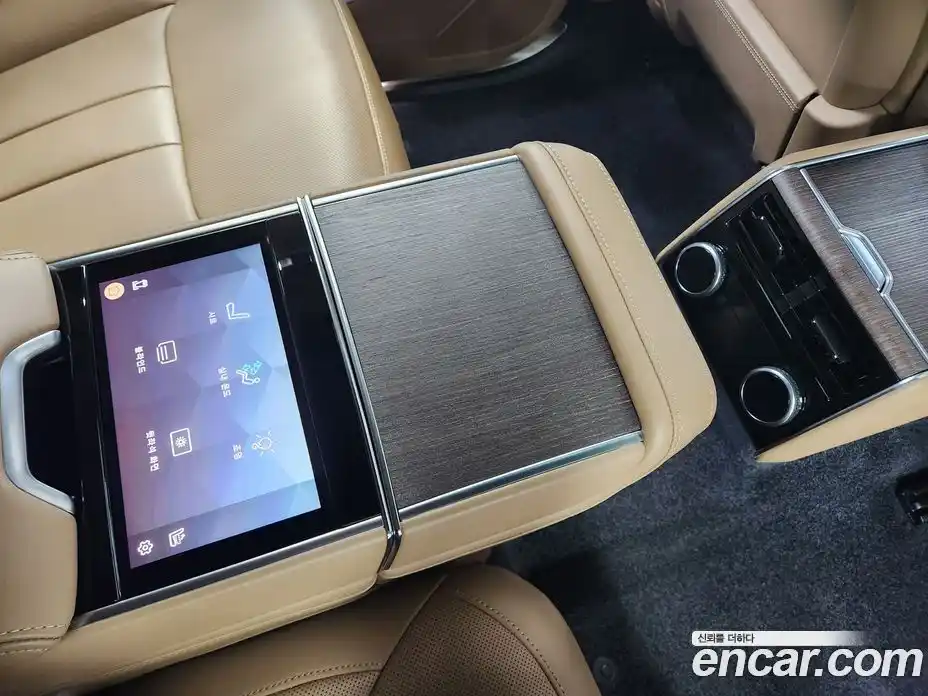 Land Rover Range-Rover 2023 4.4 Автомат в Москве № 166828, фото 17