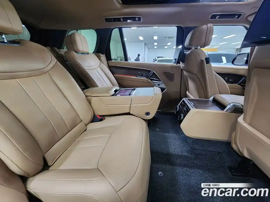 Land Rover Range-Rover 2023 4.4 Автомат в Москве № 166828, фото 18