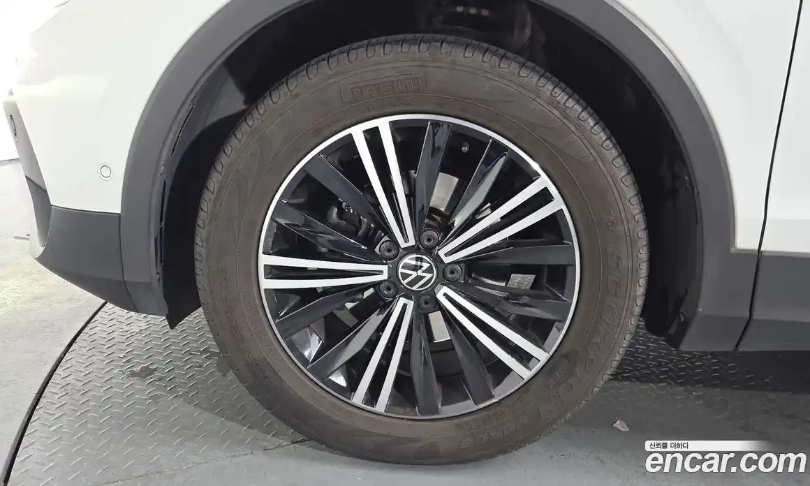 Volkswagen Tiguan 2022 2.0 Автомат в Москве № 168570, фото 12