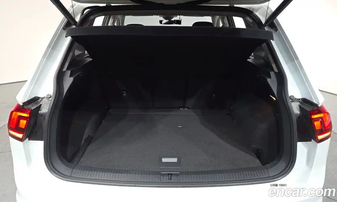 Volkswagen Tiguan 2022 2.0 Автомат в Москве № 168570, фото 18