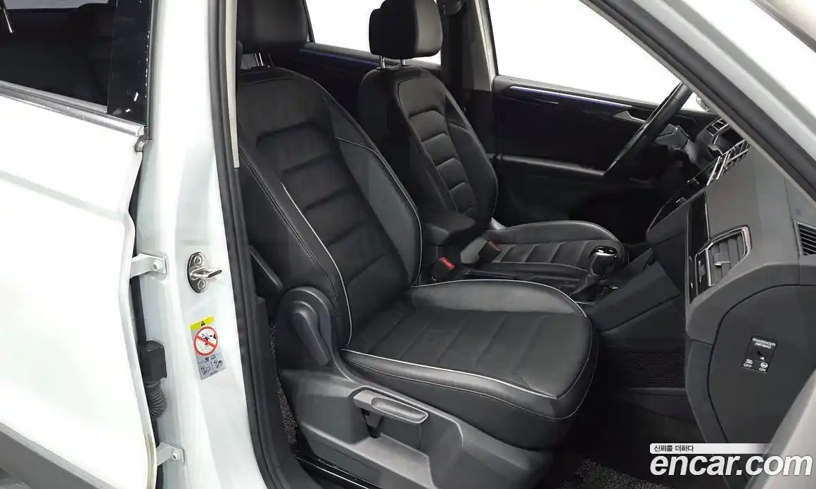 Volkswagen Tiguan 2022 2.0 Автомат в Москве № 168570, фото 19