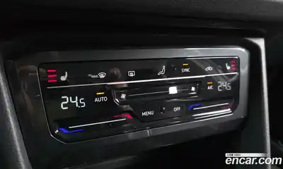 Volkswagen Tiguan 2022 2.0 Автомат в Москве № 168570, миниатюра 4