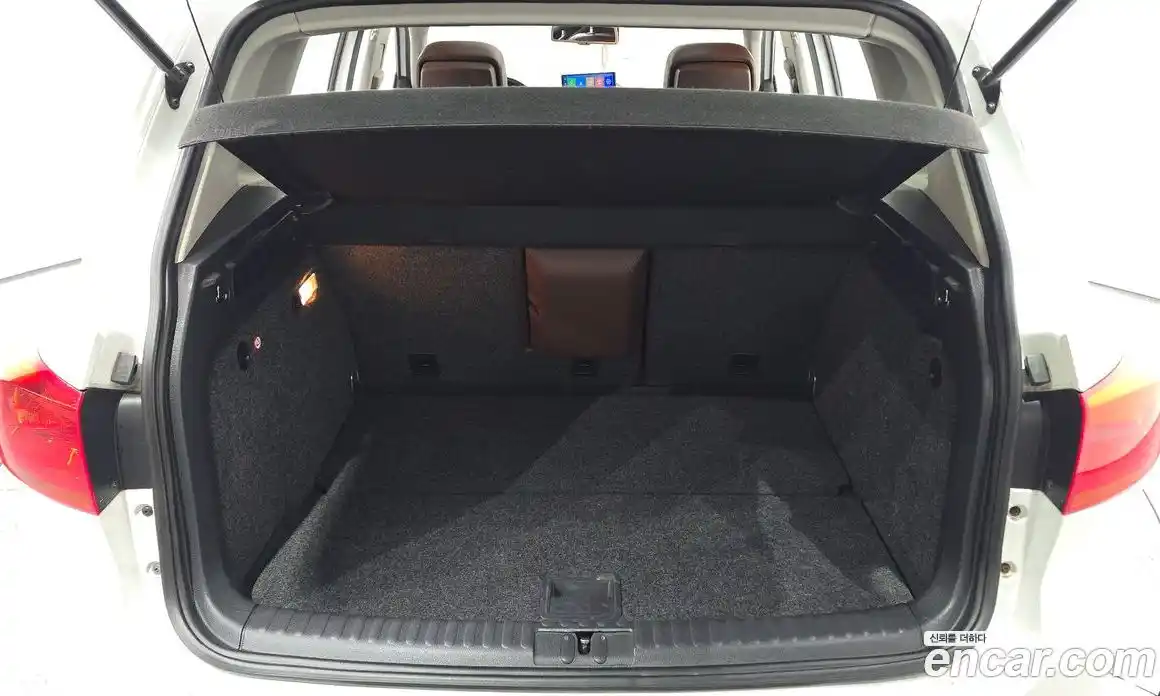 Volkswagen Tiguan 2015 2.0 Автомат в Москве № 168957, фото 11