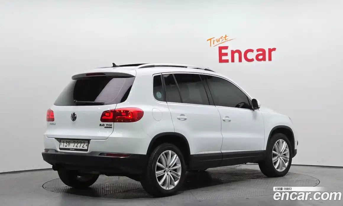 Volkswagen Tiguan 2015 2.0 Автомат в Москве № 168957, фото 13