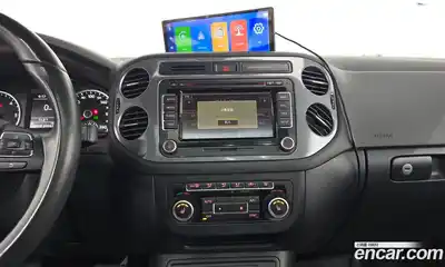 Volkswagen Tiguan 2015 2.0 Автомат в Москве № 168957, миниатюра 10