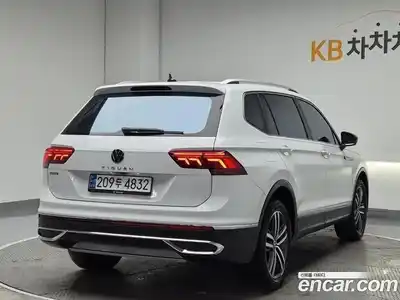 Volkswagen Tiguan 2024 2.0 Автомат в Москве № 169156, миниатюра 3