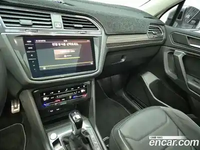 Volkswagen Tiguan 2024 2.0 Автомат в Москве № 169156, миниатюра 10